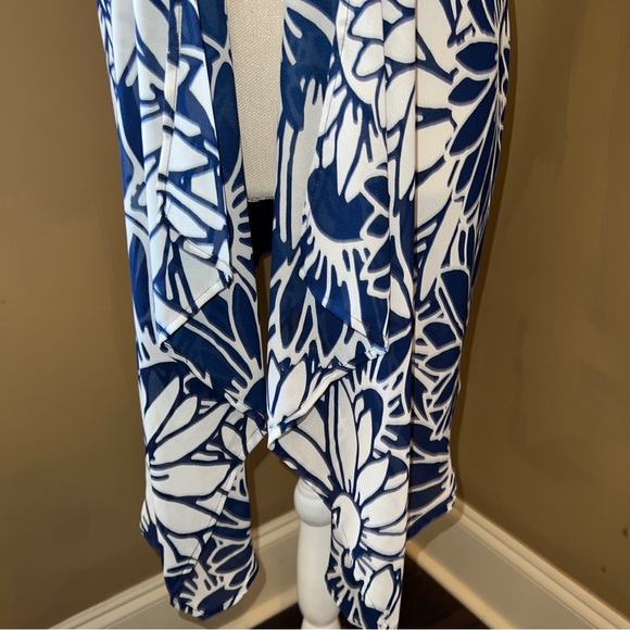 C Brand Knit Open Cardigan Floral Pattern Size L Blue w/ White Sleeveless Poly - Picture 5 of 11